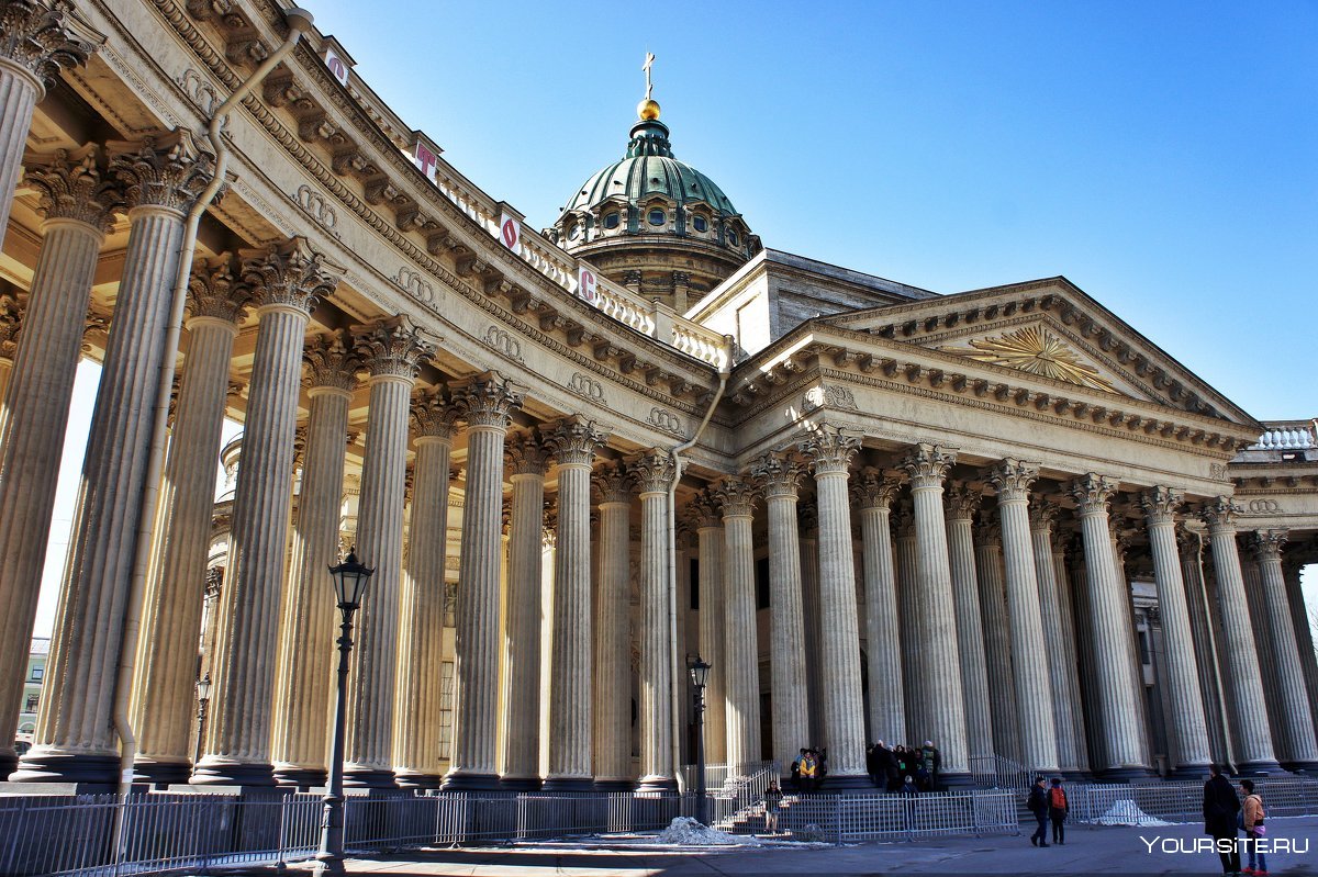 Колоннада Казанского собора в Санкт-Петербурге