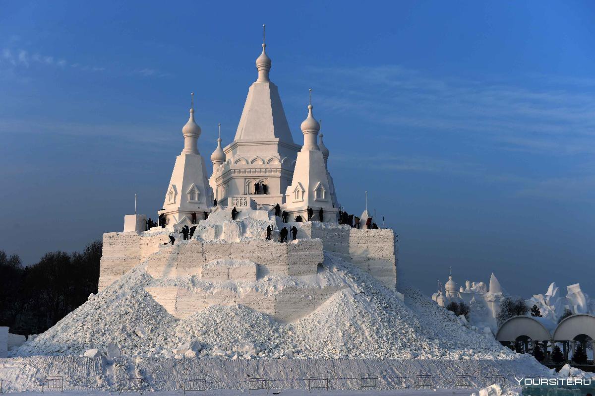 Красивые замки из снега