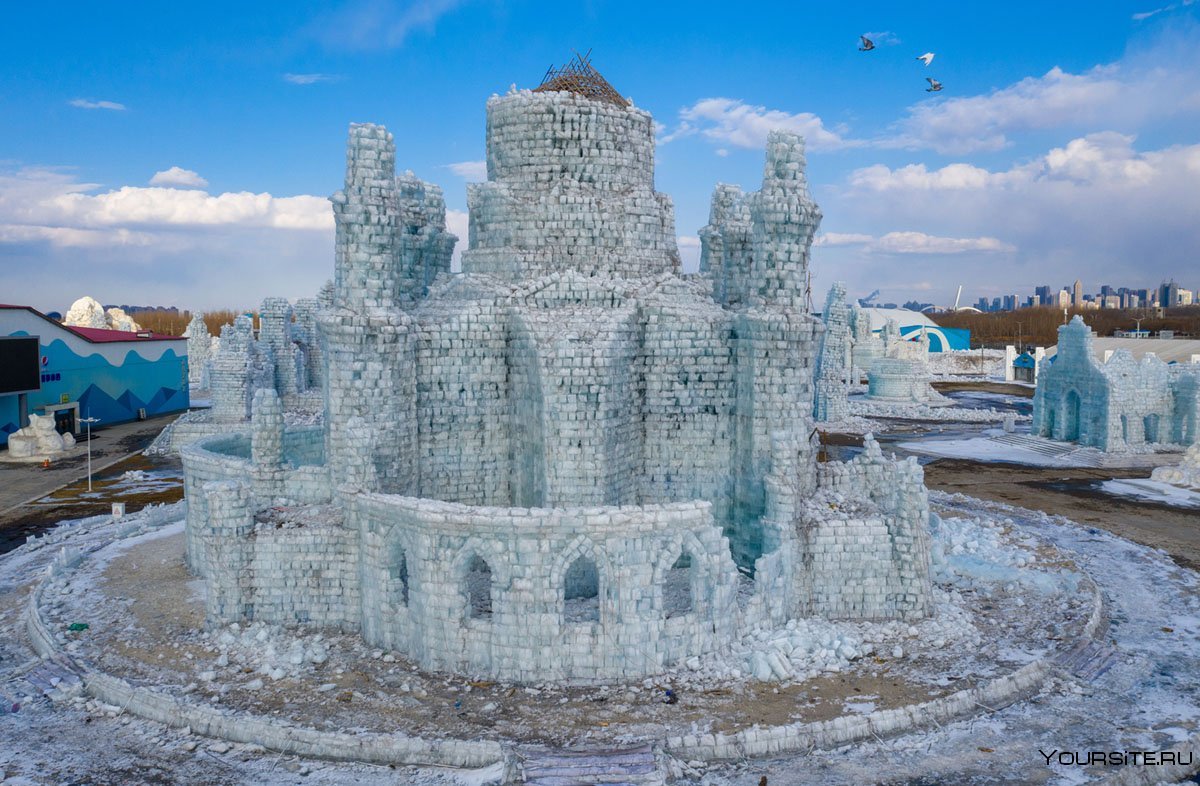 Храм из снега льда 2021 Россия