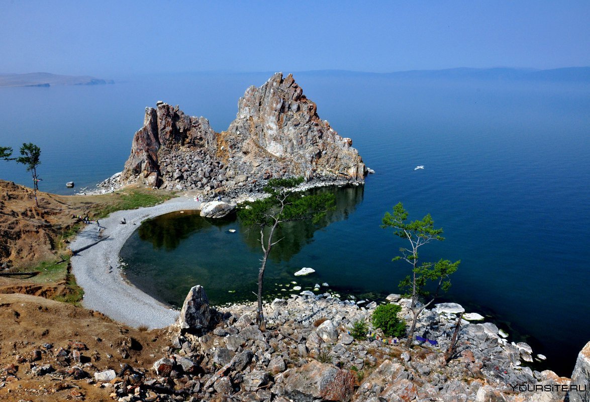 Озеро Байкал скала Шаманка