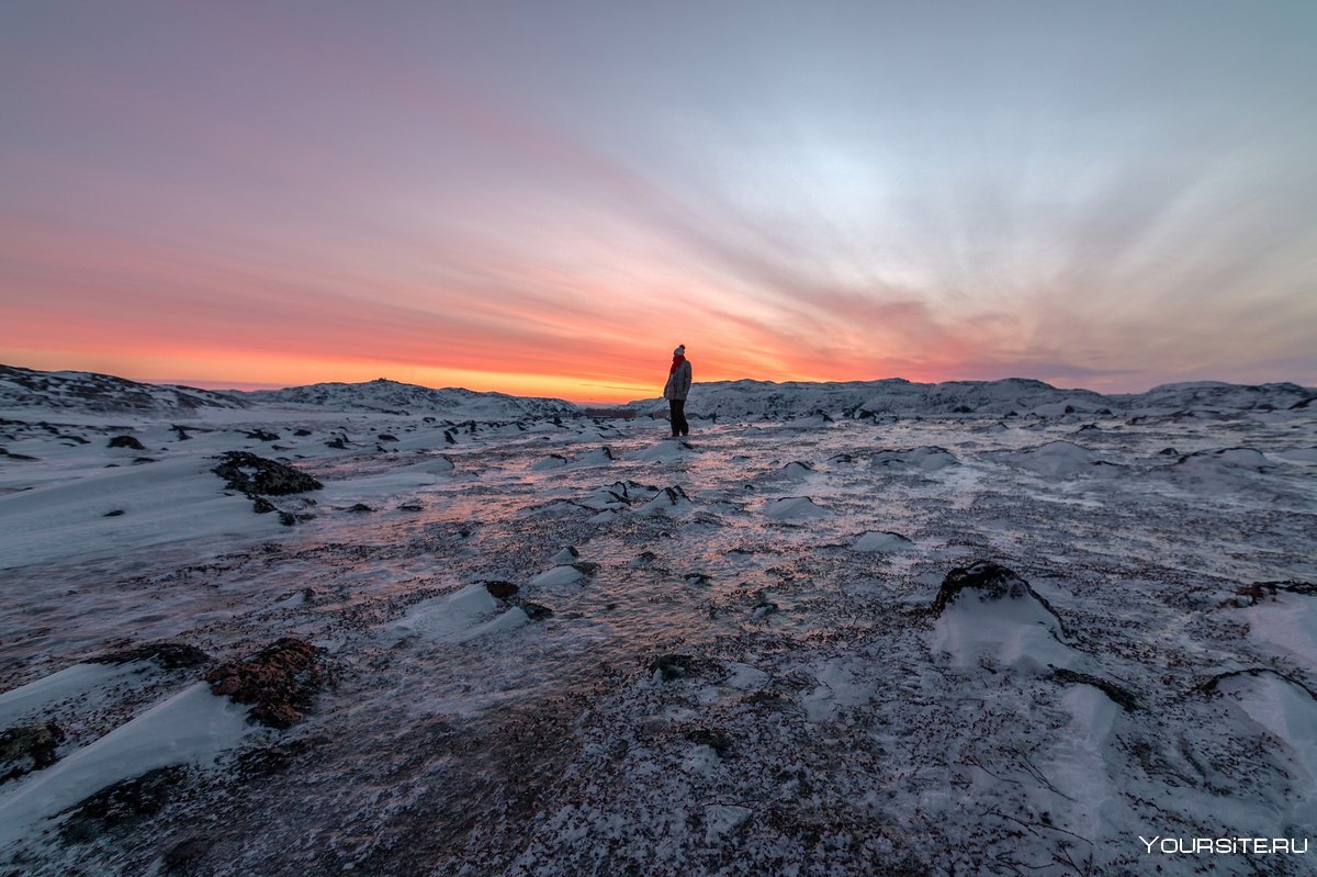 Рассвет на Байкале зимой