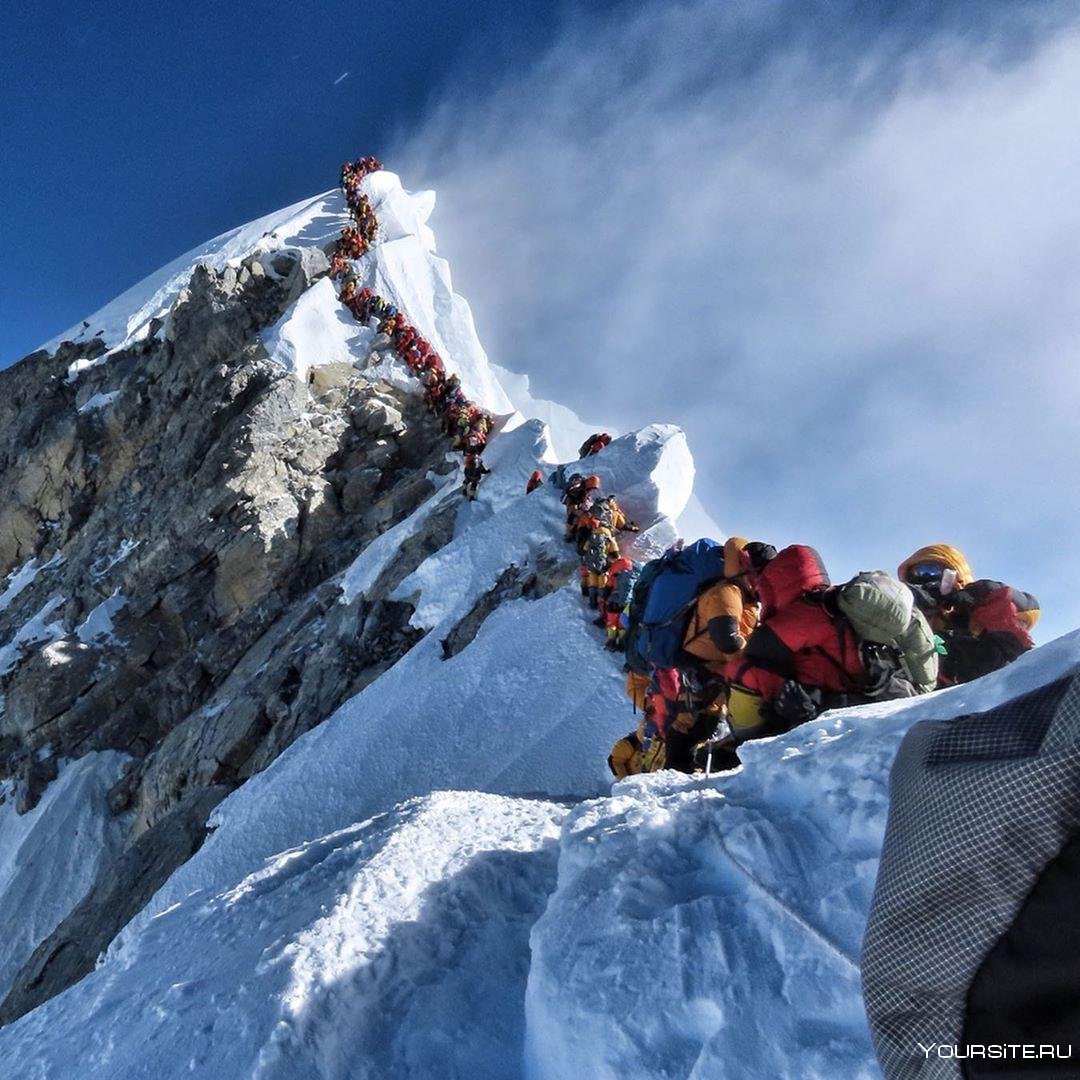 Гора Эверест альпинисты