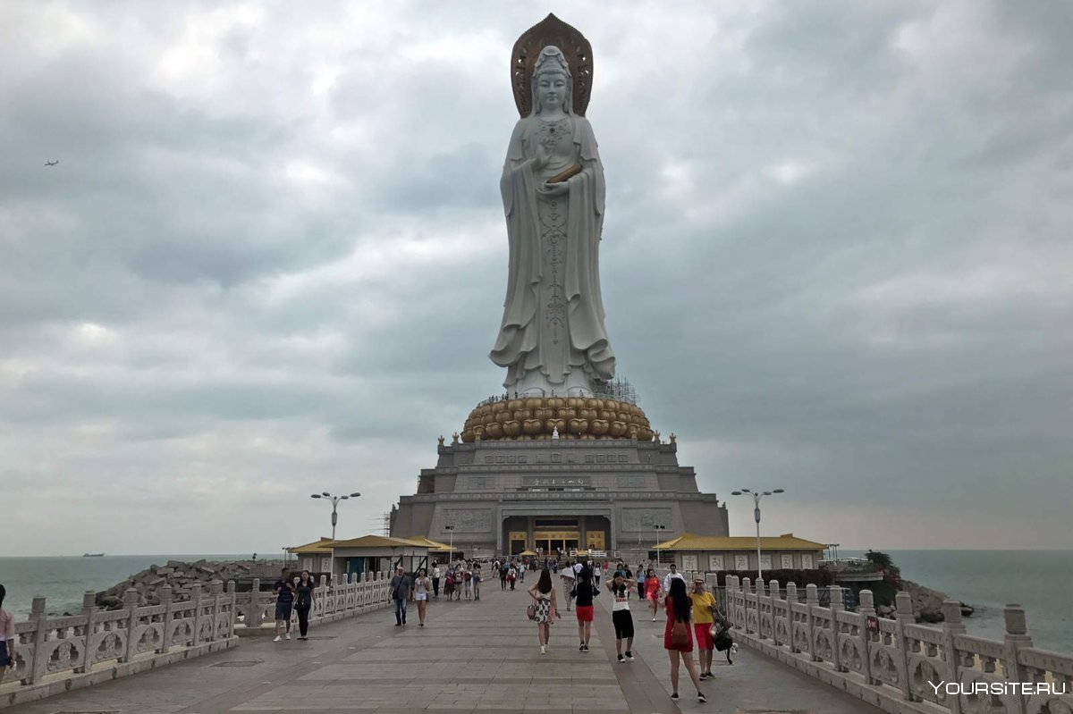 Статуя Богини Гуаньинь Китай 92 метра