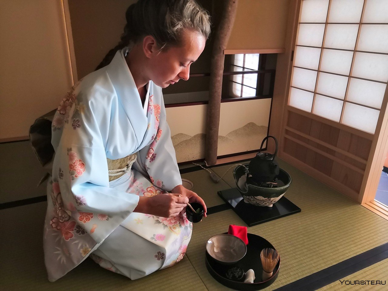 Чайная церемония в японском саду. Мрия чайные церемонии. Чайная церемония японский сад Мрия. Крымская чайная церемония Ханике.