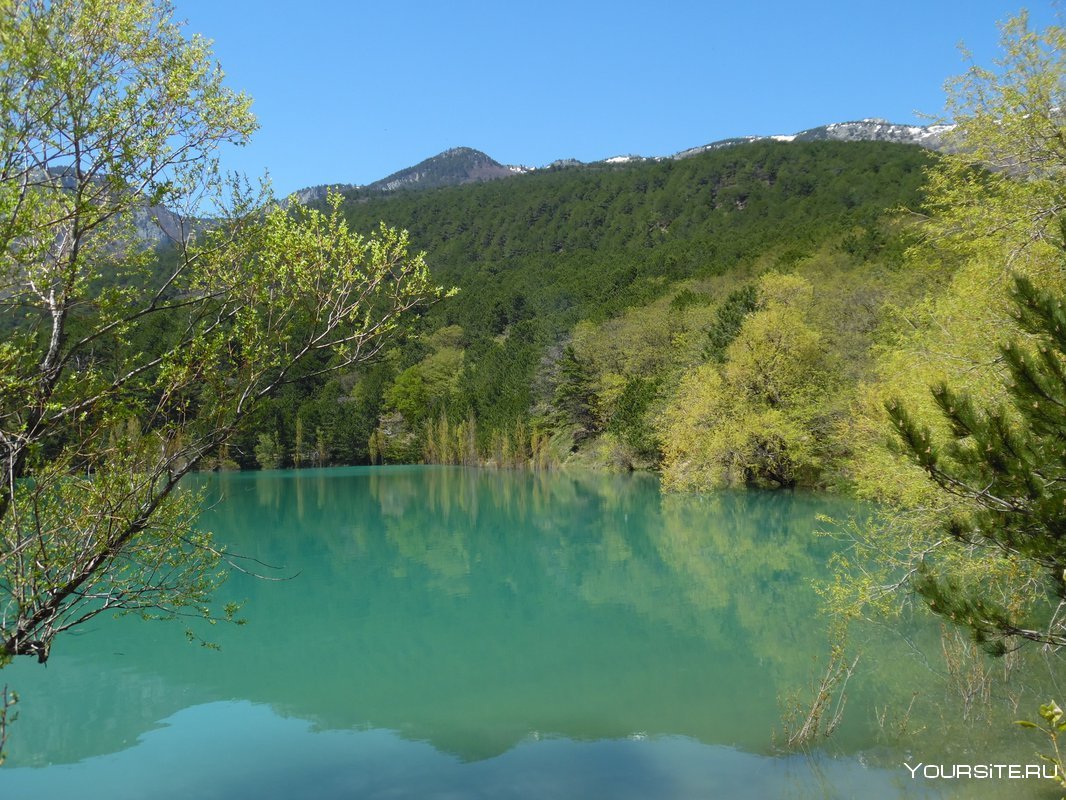 Голубое озеро Запрудное Алушта