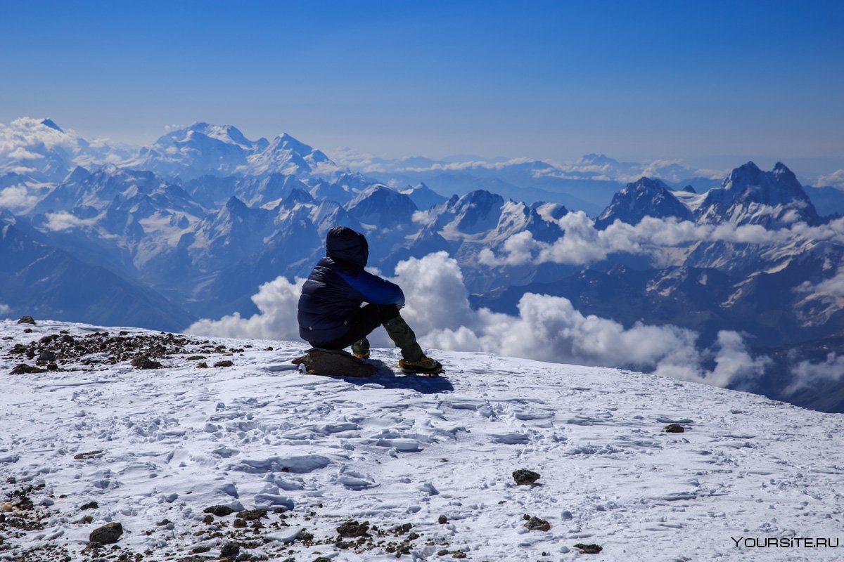 Вид с вершины горы Эльбрус