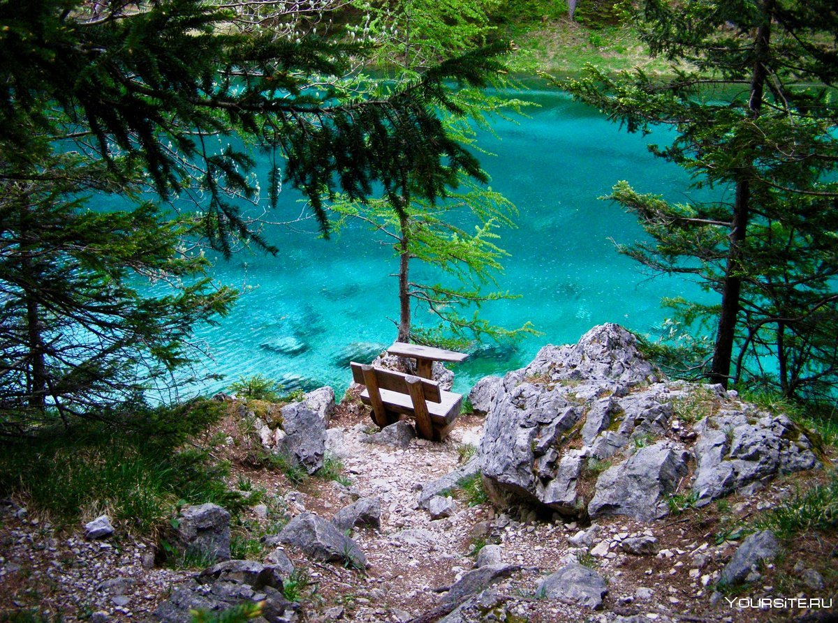 Голубое озеро в Австрии