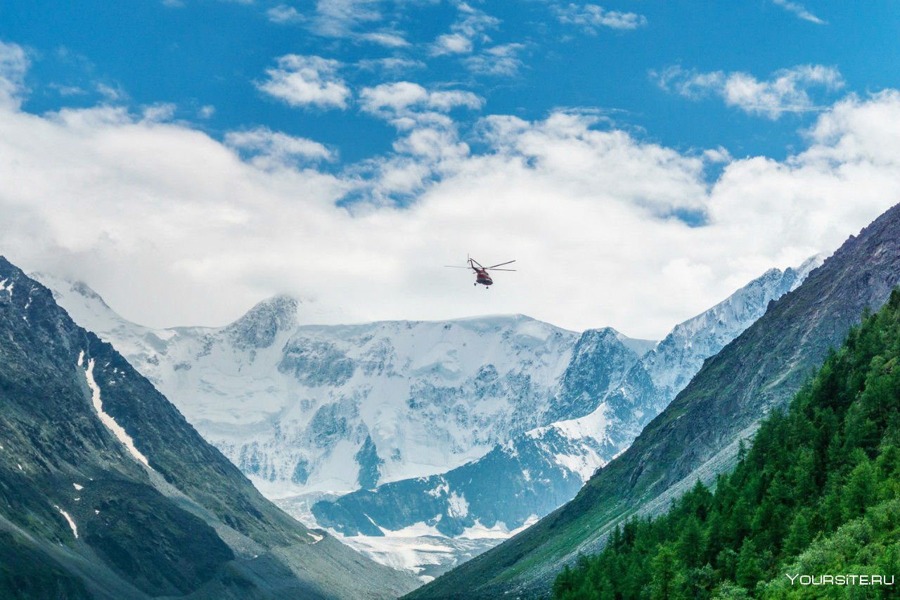 Нады. Гора Белуха Алтай с вертолета. Гора Белуха экскурсии. Белуха вертолетная экскурсия. Вертолётная площадка гора Белуха.