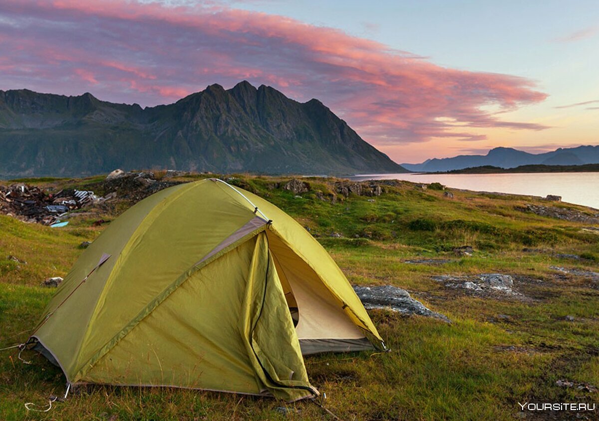 Палатка на горе Норвегия