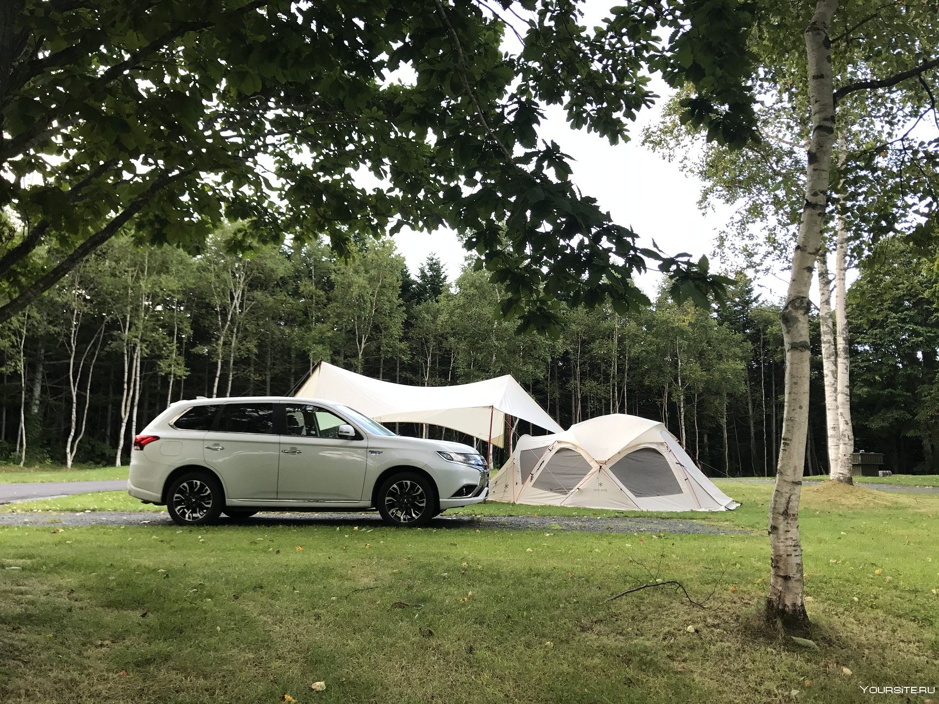Машина дол. Палатки для кемпинга. Кемпинг стоянка. Палатки для кемпинга на автомобиле машине. Автомобиль кемпинг палатка на природе.