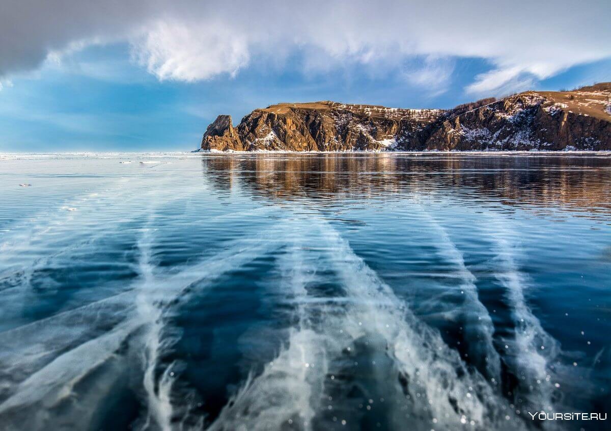 Озеро Байкал полноводнее озера