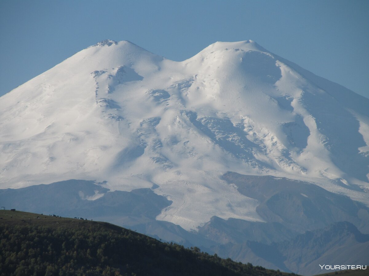 Эльбрус гора вулканы по высоте. Эльбрус потухший вулкан. Стратовулкан Эльбрус. Кратер вулкана Эльбрус. Жерло Эльбруса.