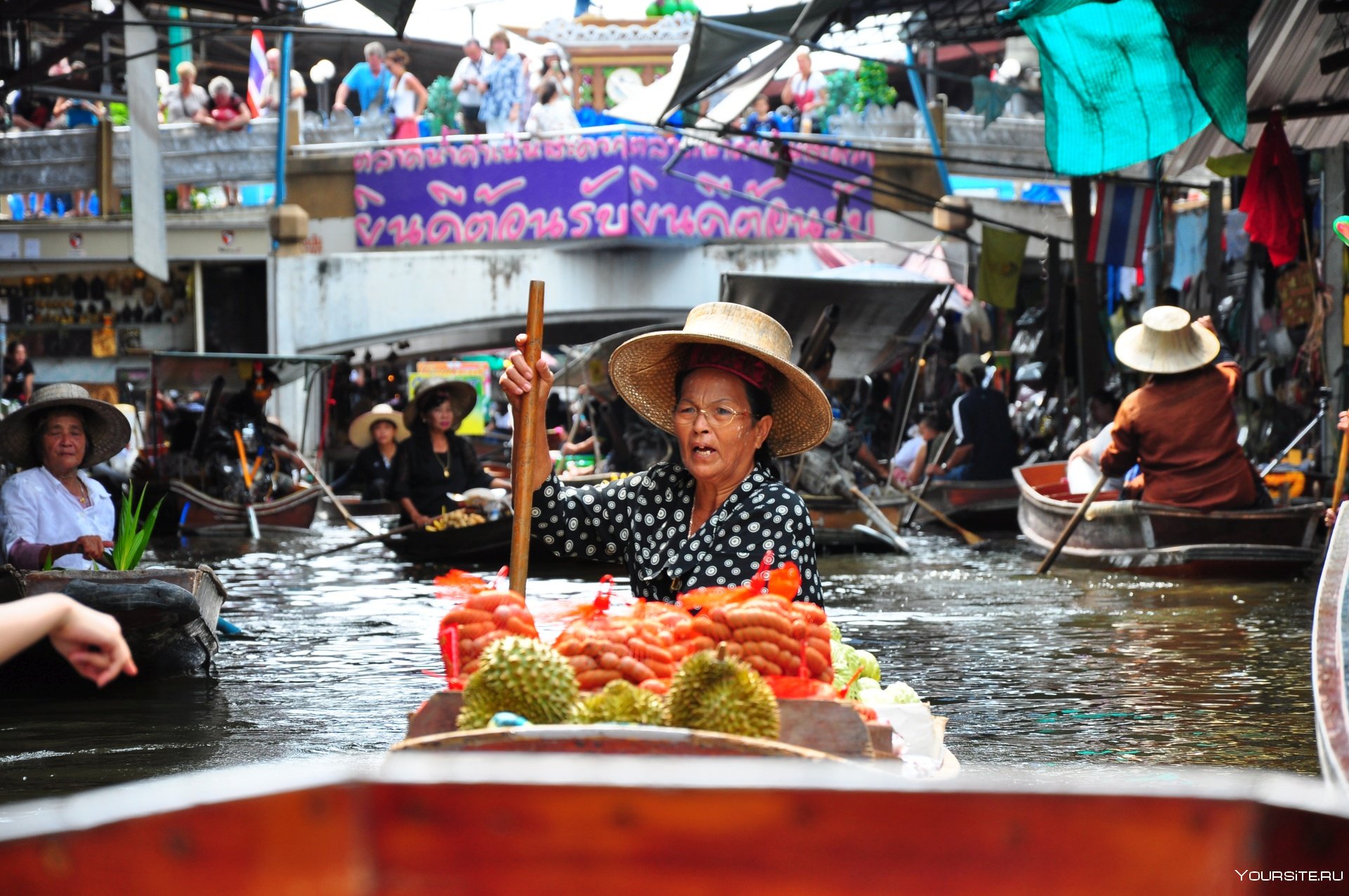 Ратчабури бангкок. Плавучий рынок в Паттайе. Рынок Меклонг в Тайланде. Ратчабури Таиланд. Плавучий рынок Коломбо.
