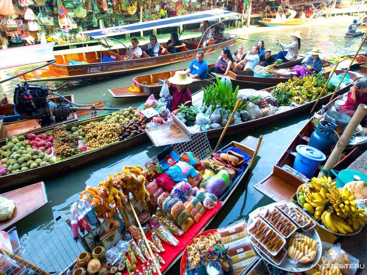 Плавучий рынок в Тайланде