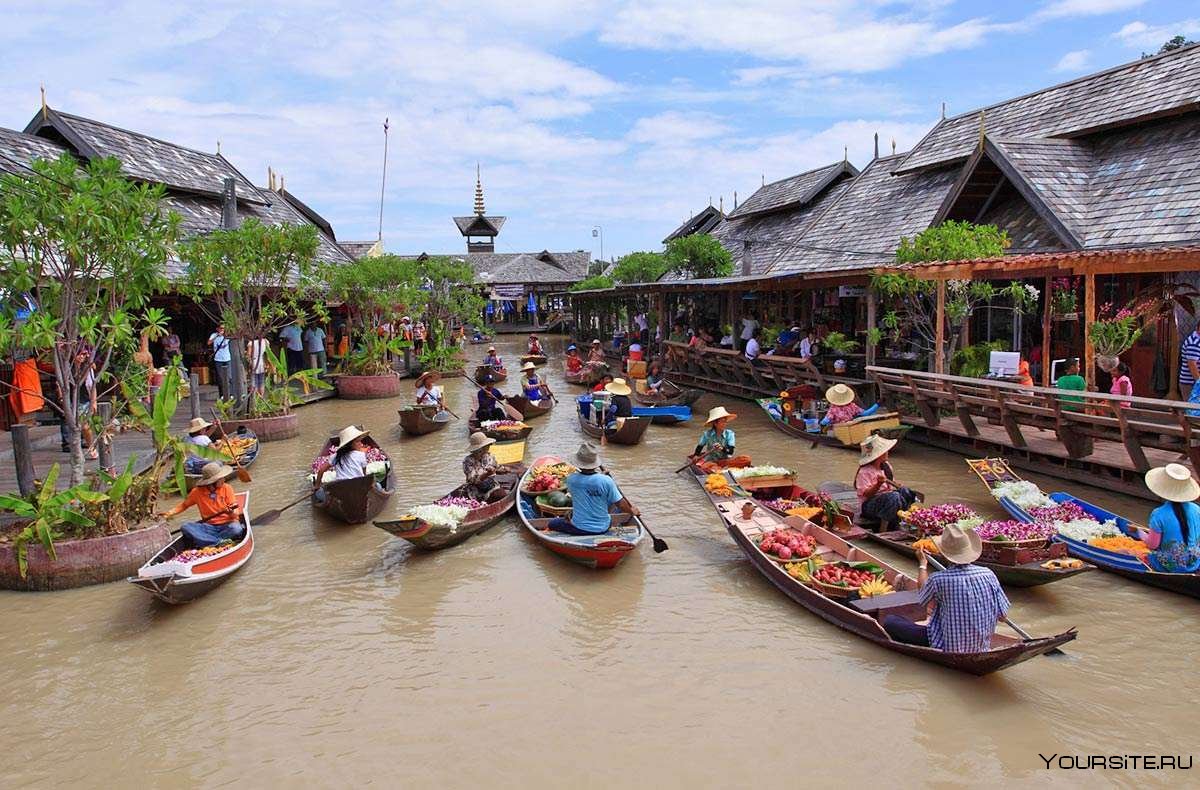 Знаменитый рынок в Тайланде
