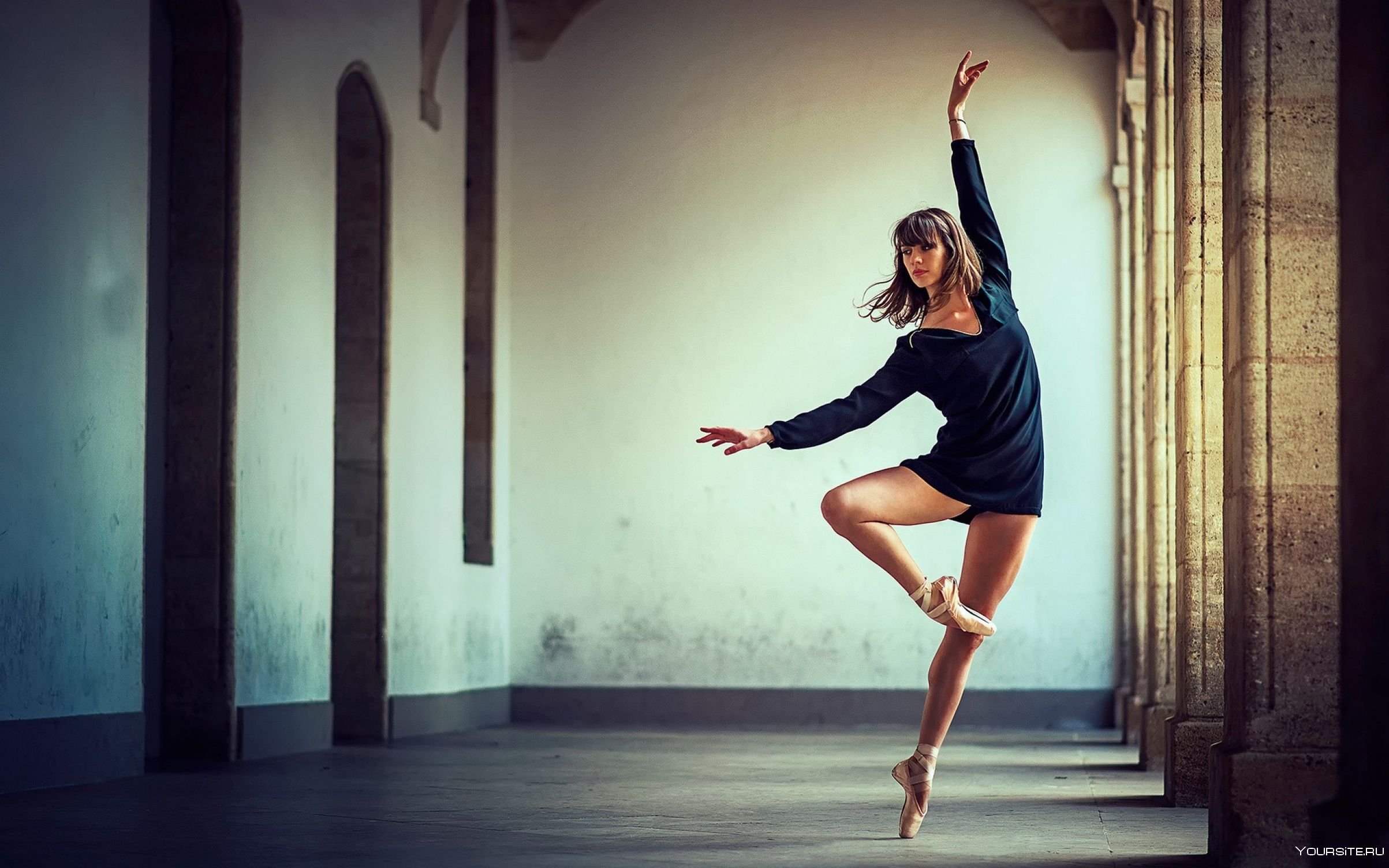 Девушка танцует. Анна Сигарга балерина. Танцы девушек. Красивая девушка танцует.