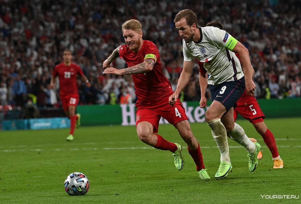 Футбол играл италия. Англия Италия финал евро 2020. Футбол датчане Англия. Россия-Англия 2-1.