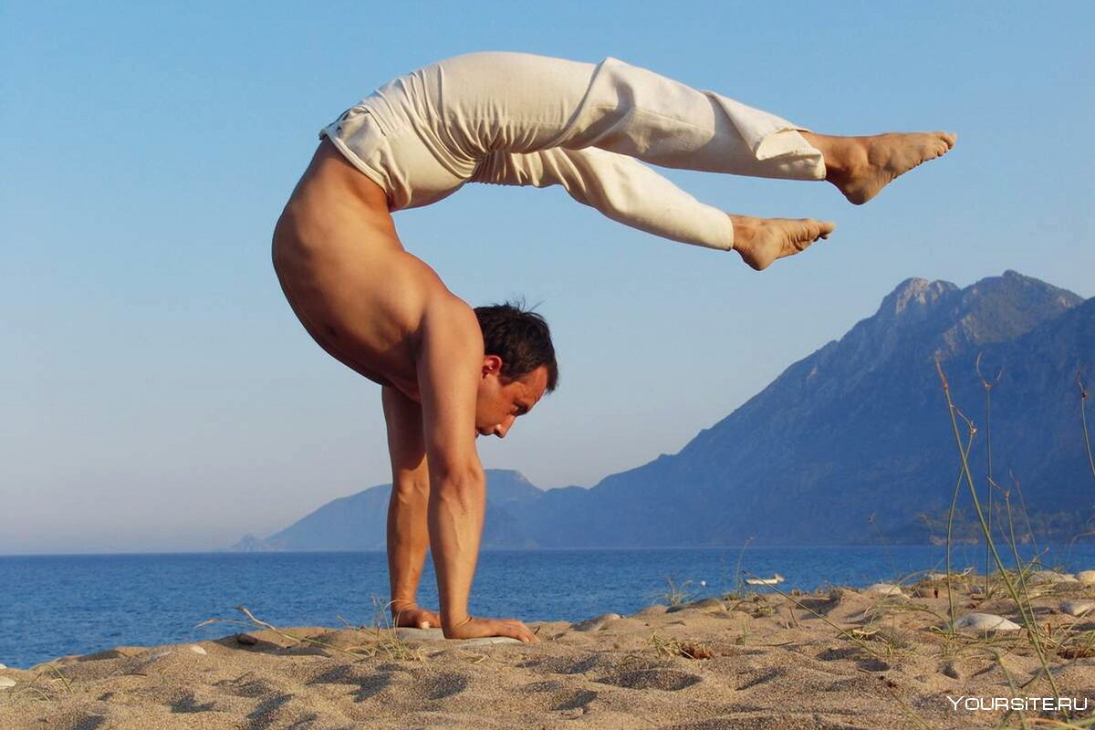 Поза Халасана йога