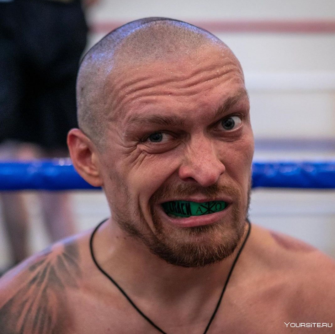 Украинский боксер Усик