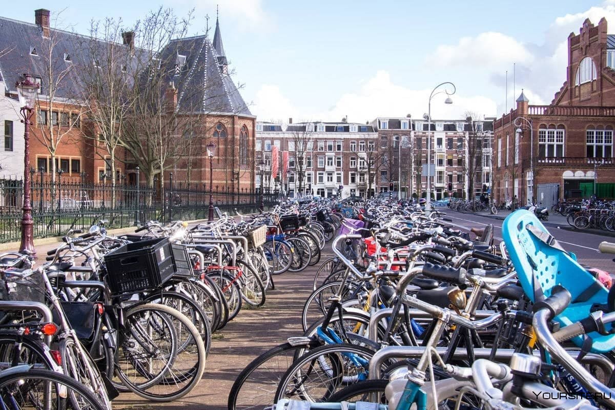 Амстердам город велосипедов