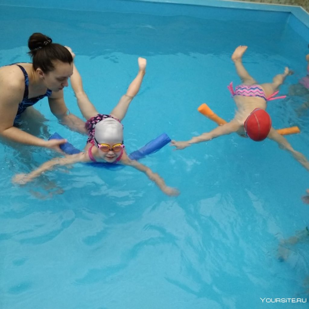 Плавание детей с тренером