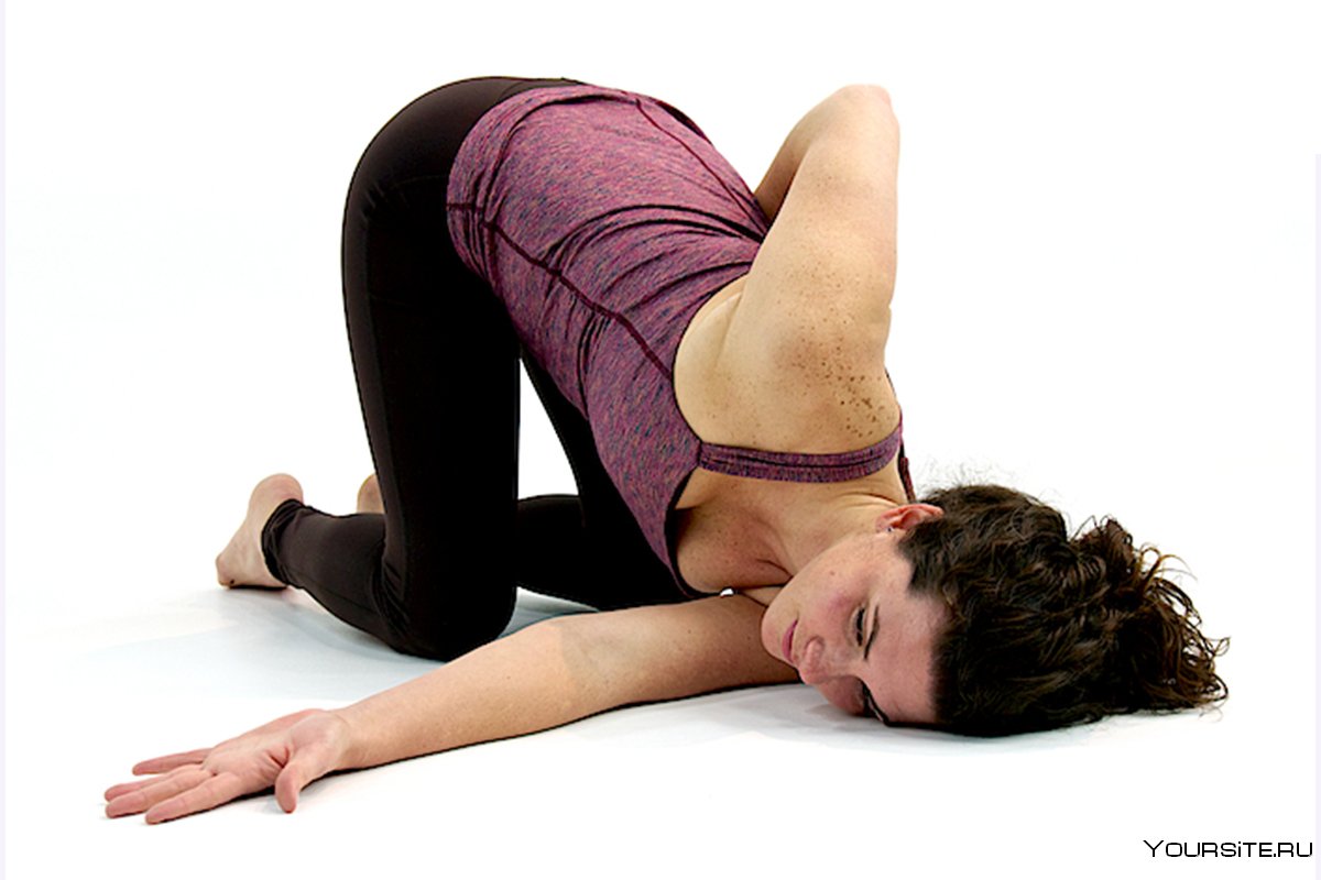 Упражнения для спины на полу лёжа