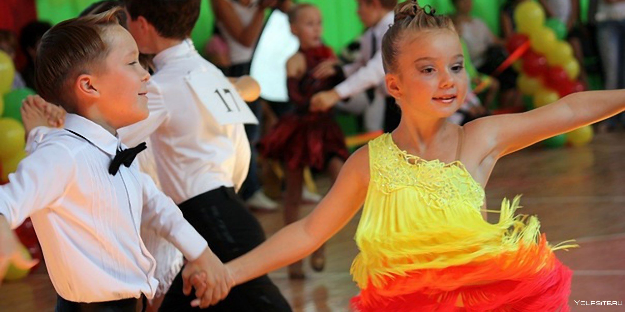 Танцы детей праздник. Спортивные танцы. Спортивные танцы для детей. Детские бальные танцы. Спортивные бальные танцы.