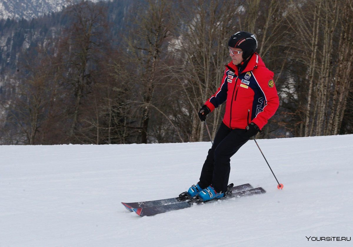 Дмитрий Медведев горные лыжи