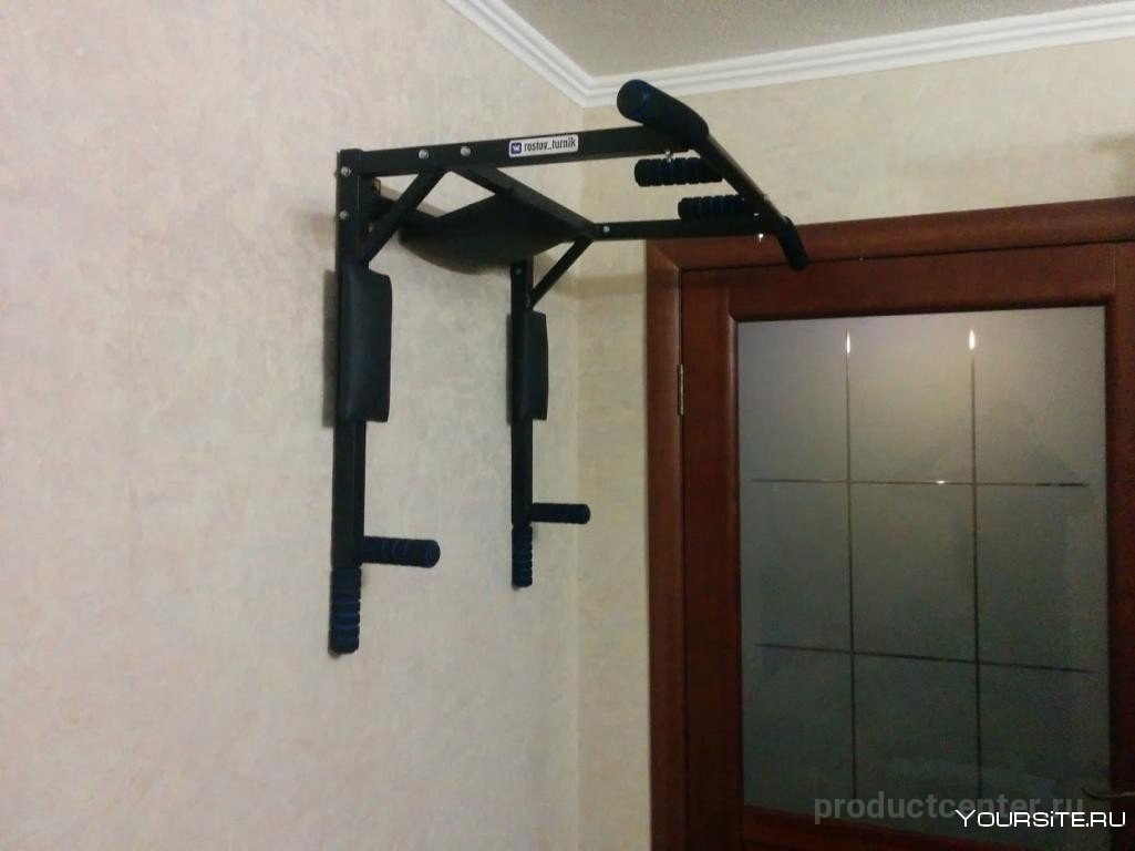 Турник в интерьере квартиры