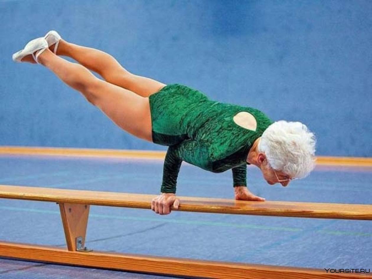 Старый сильнее молодого. Джоанна Кваас гимнастика. Йоханна Каас. Бабушка Йоханна Кваас. 94-Летняя гимнастка Йоханна Кваас.