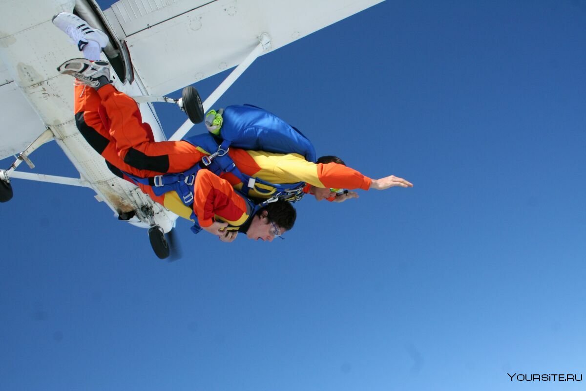 Подготовка к прыжку с парашютом