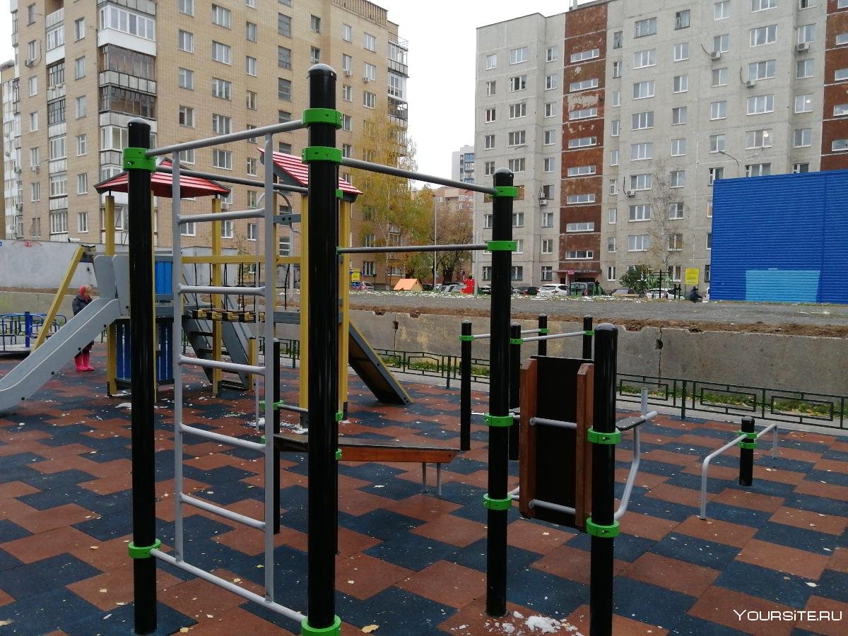 Спортивная площадка на улице Свердлова Екатеринбург