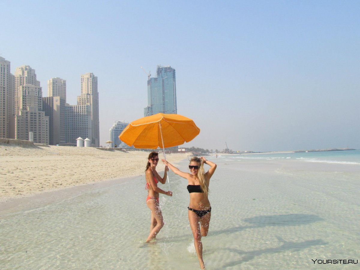 Дубай пляж люди