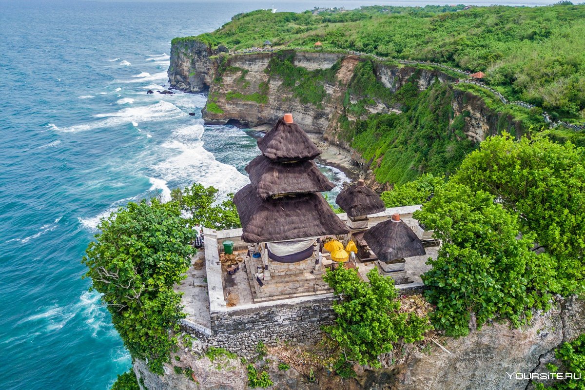 Храм Улувату Бали