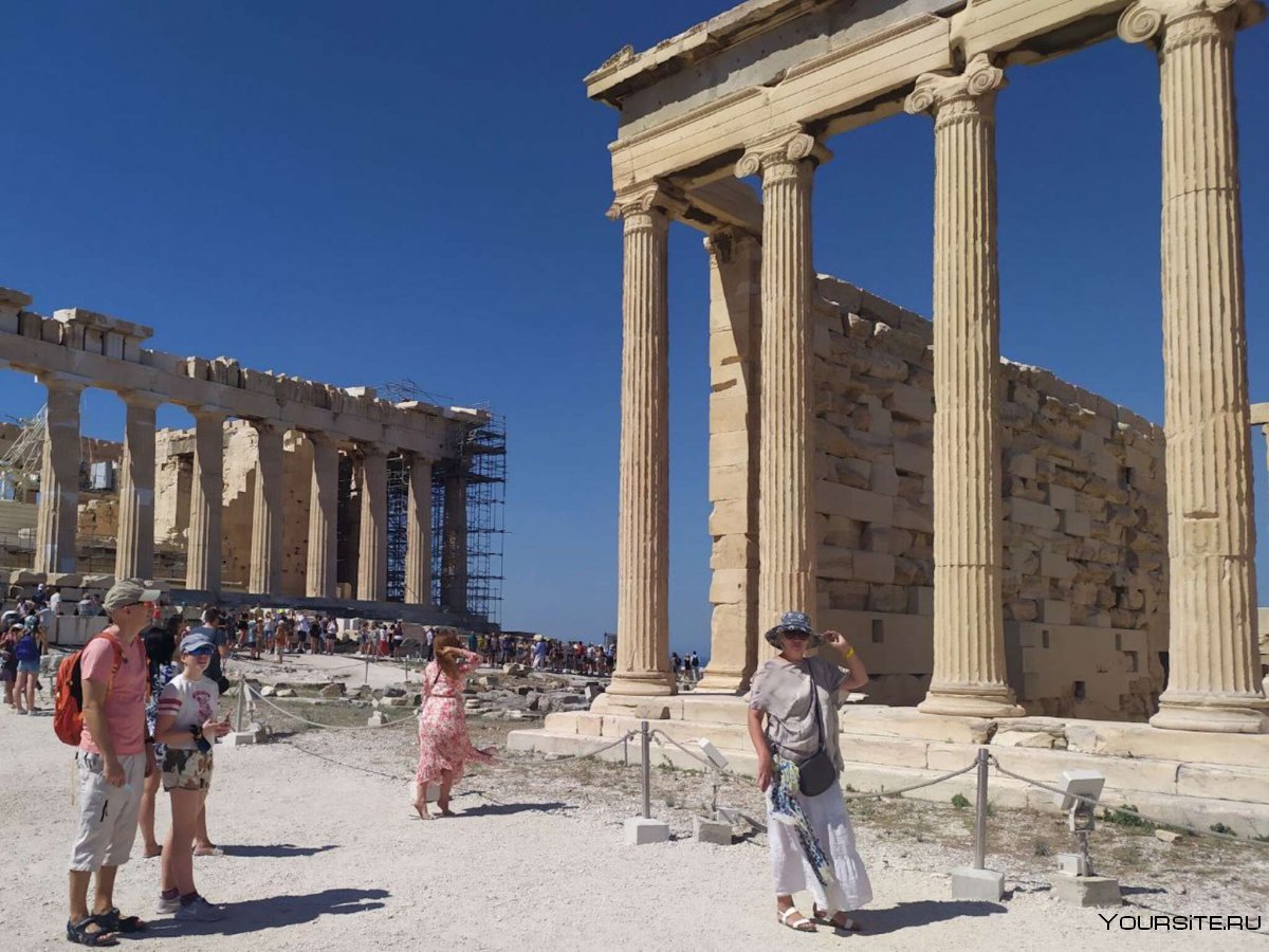 Что происходило на Акрополе