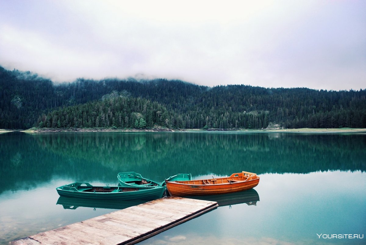 Лодка на Горном озере