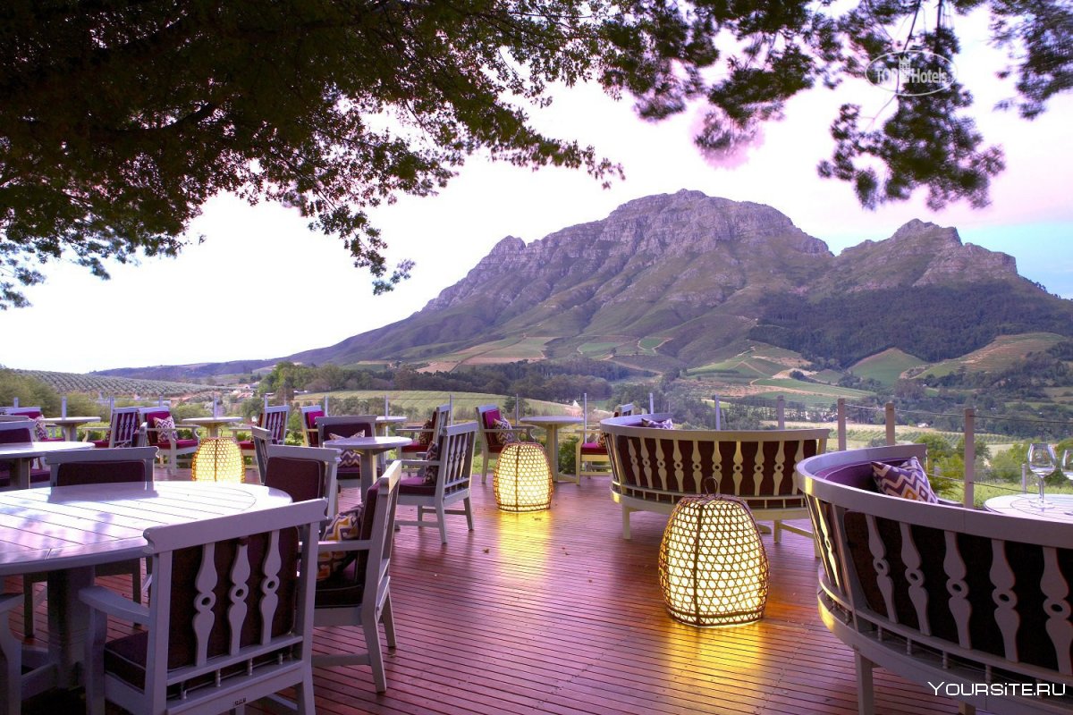 Ресторан с красивым видом на горы