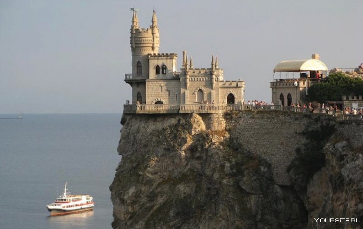 Ласточкино гнездо Крым туристы