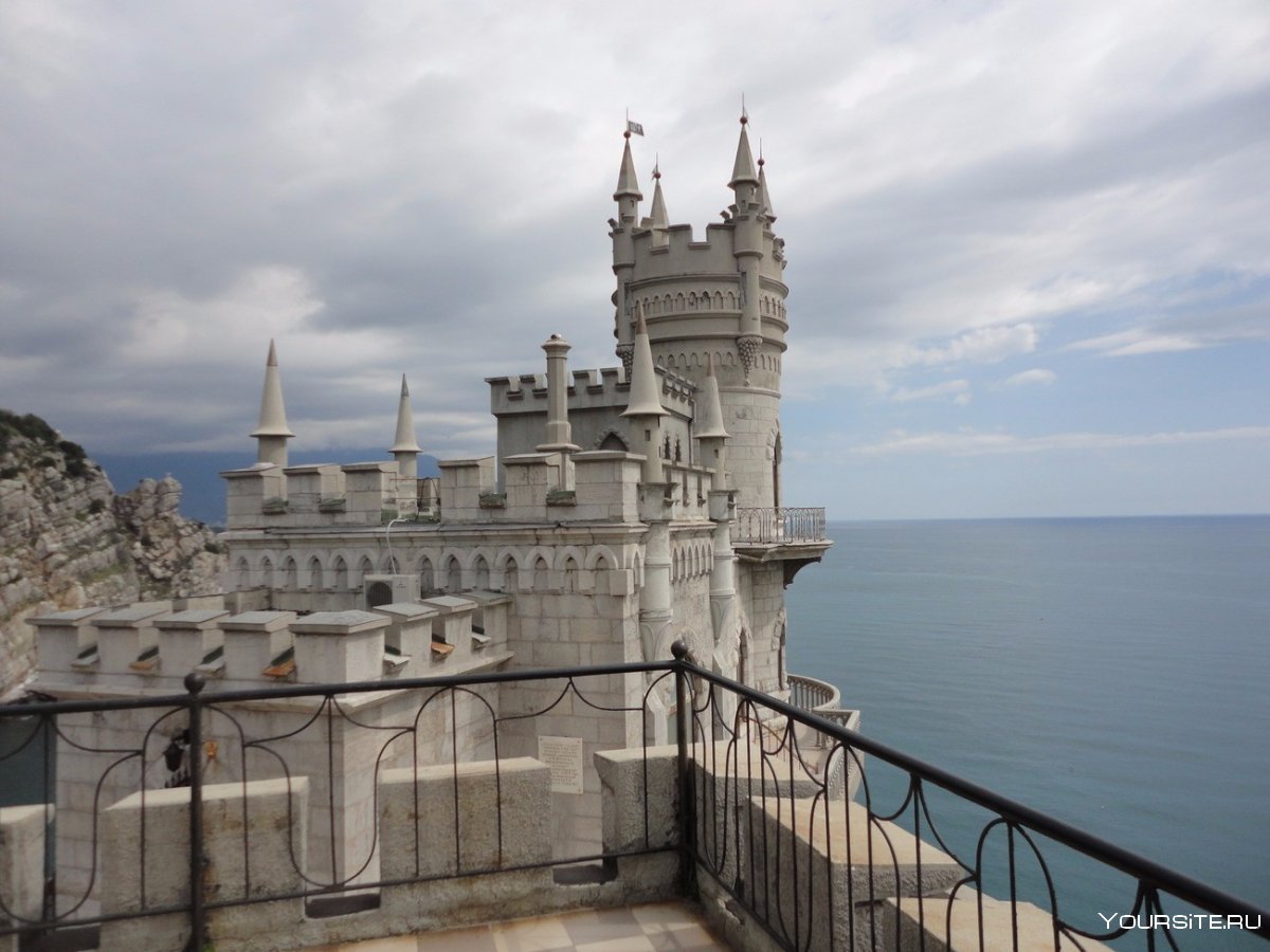 Дворец-замок Ласточкино гнездо, п. Гаспра, Крым