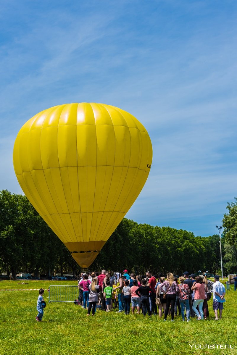 Воздушный шар туристы