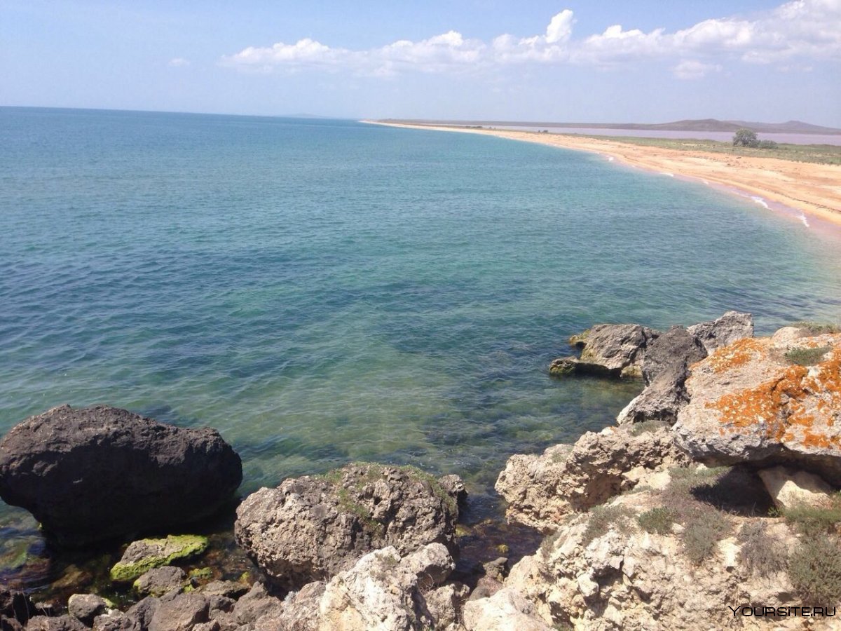 Пляж у мыса Опук Крым