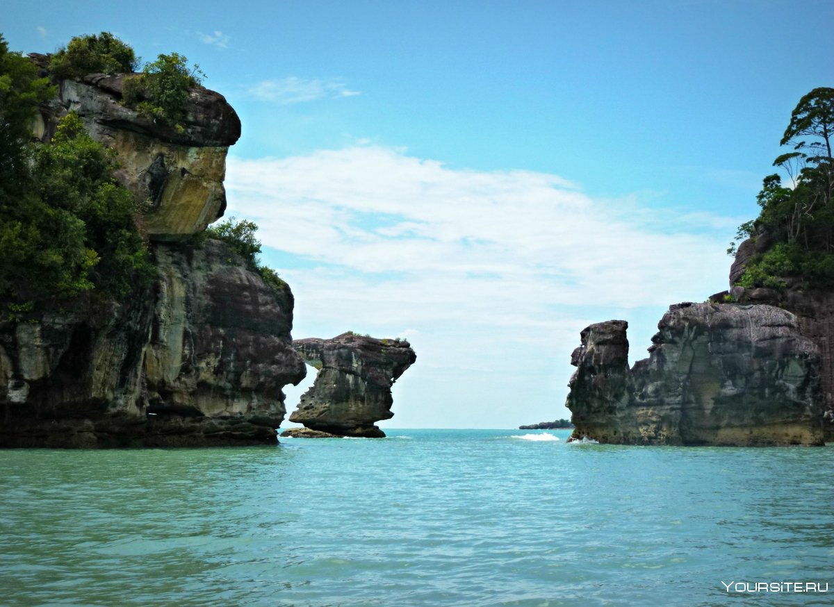 Скалы острова Борнео