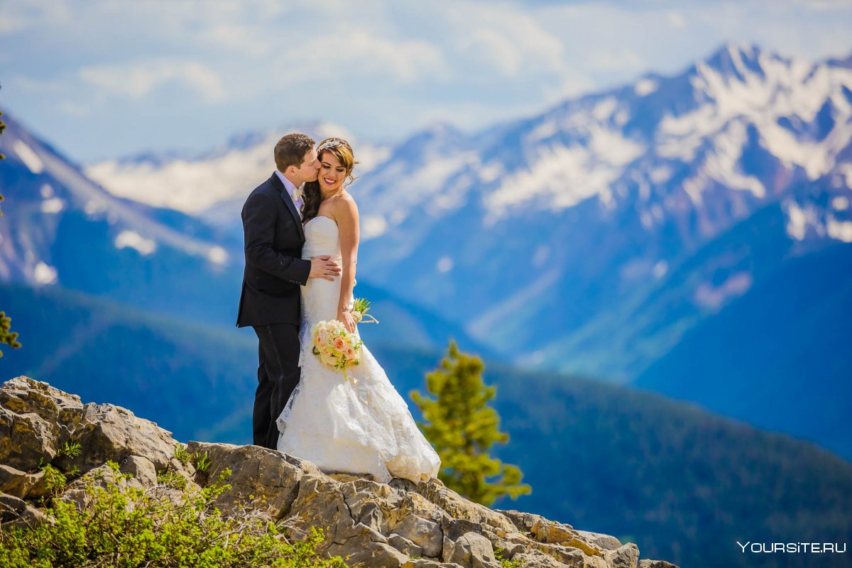 Свадебный поход в горы