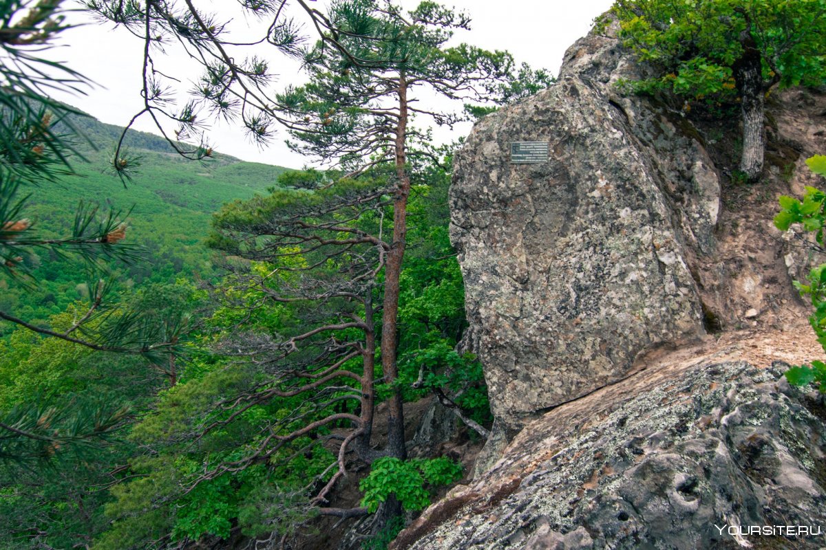 Скалы ли Юэ