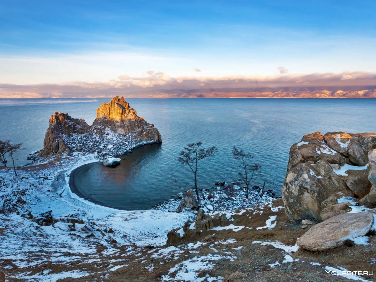 Шаман-камень на Байкале фото