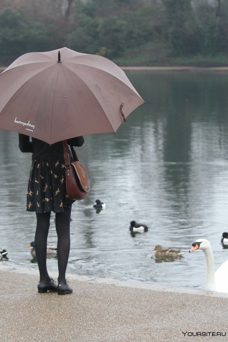 Девушка без зонта