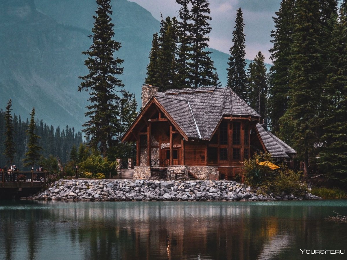 Дом в Канаде в лесу