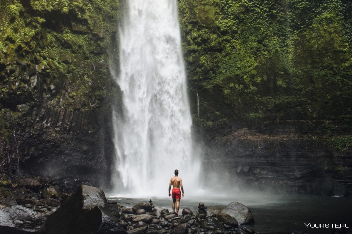 Божественный водопад Бали