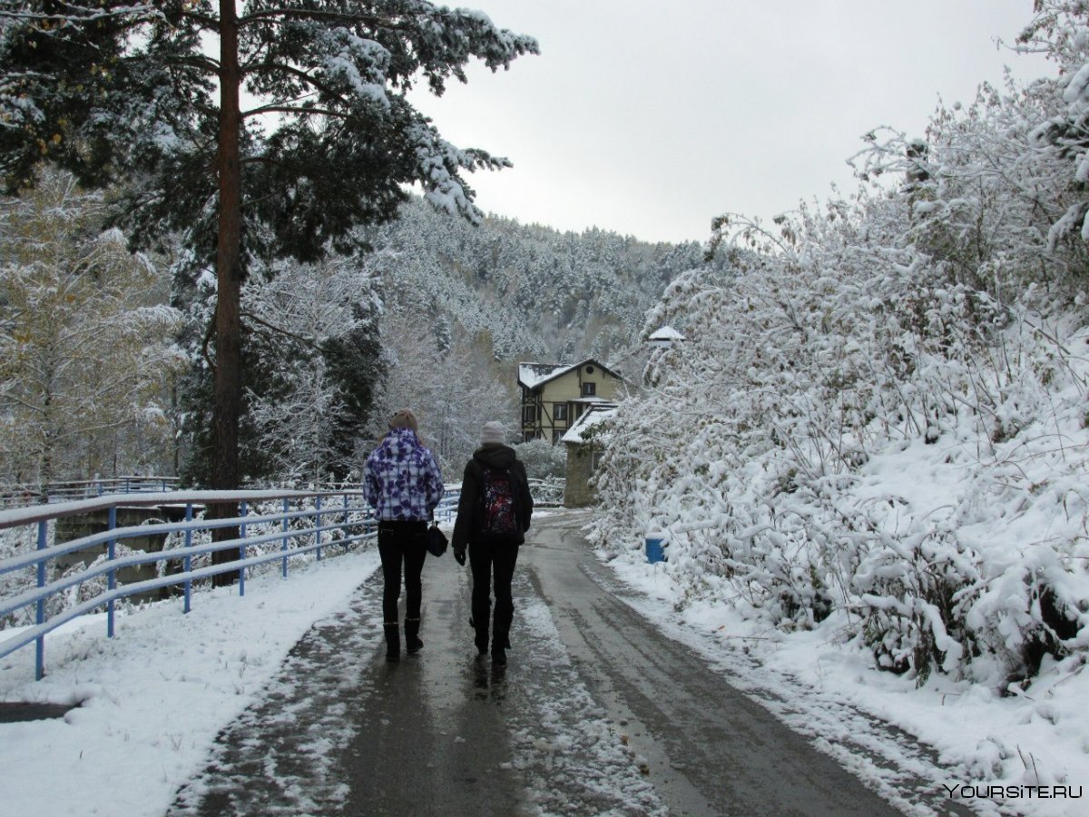Туристы на Алтае зимой