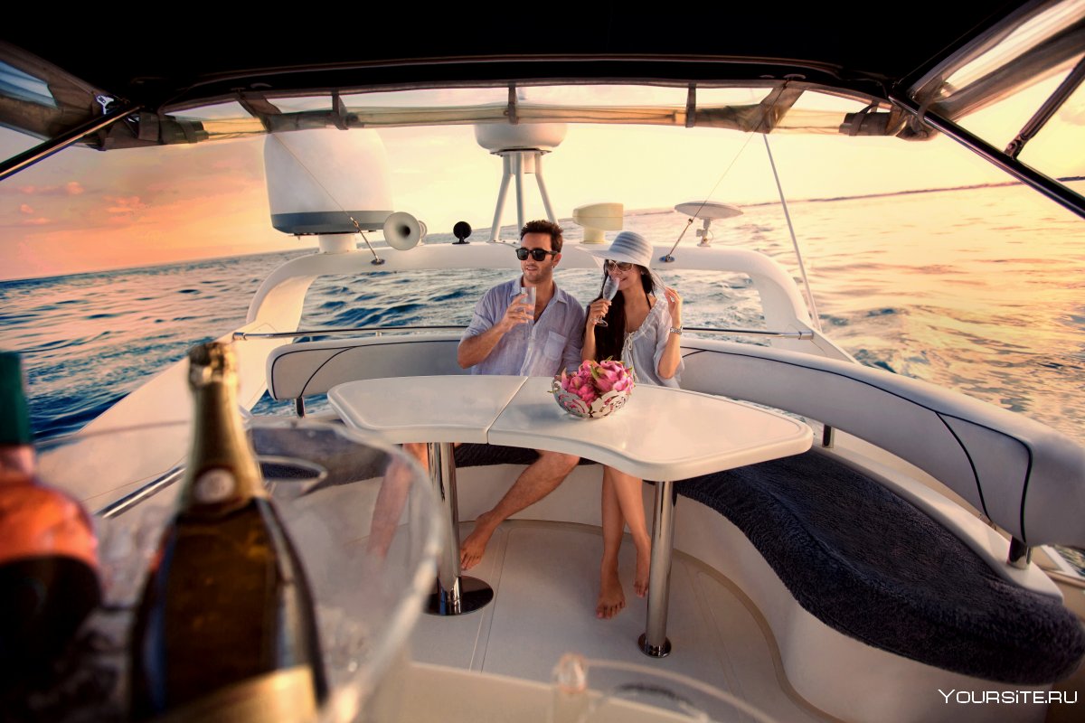 Романтическая прогулка на яхте